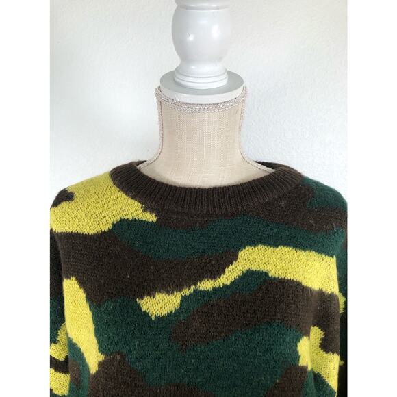 Yummy Sweater Co. Camo Easy Crewneck Cropped Sweater - M - Picture 4 of 6